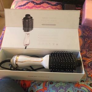 Volumizing hair dryer